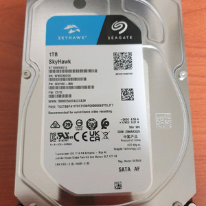 Seagate SkyHawk HDD 3.5인치 1TB 미사용품.
