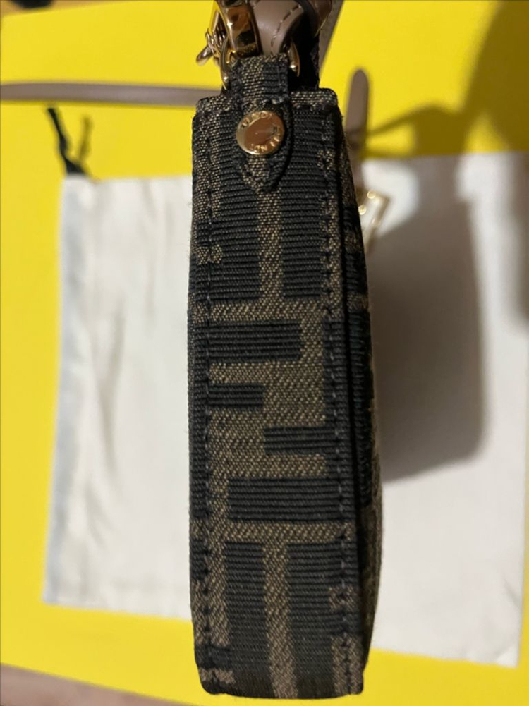 FENDI 펜디 바게트 파우치--2