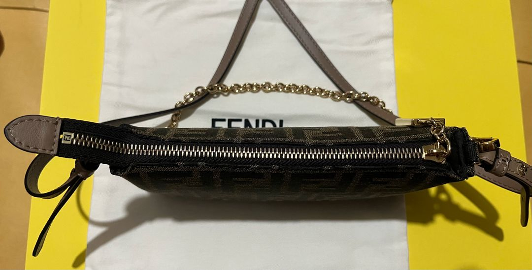 FENDI 펜디 바게트 파우치--4