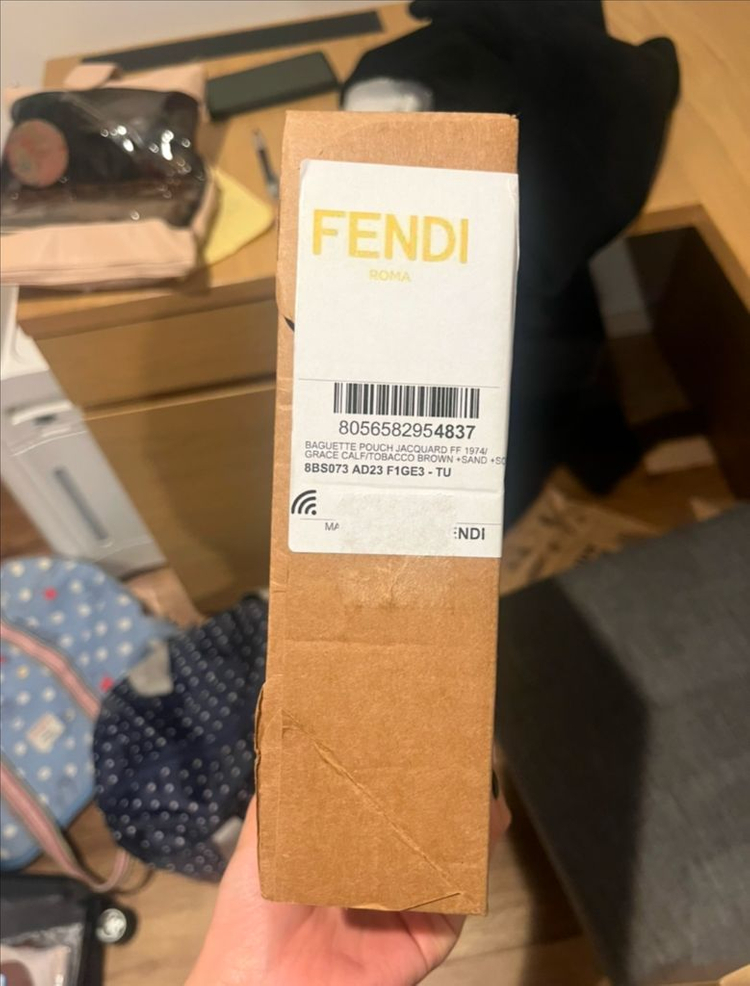 FENDI 펜디 바게트 파우치--9
