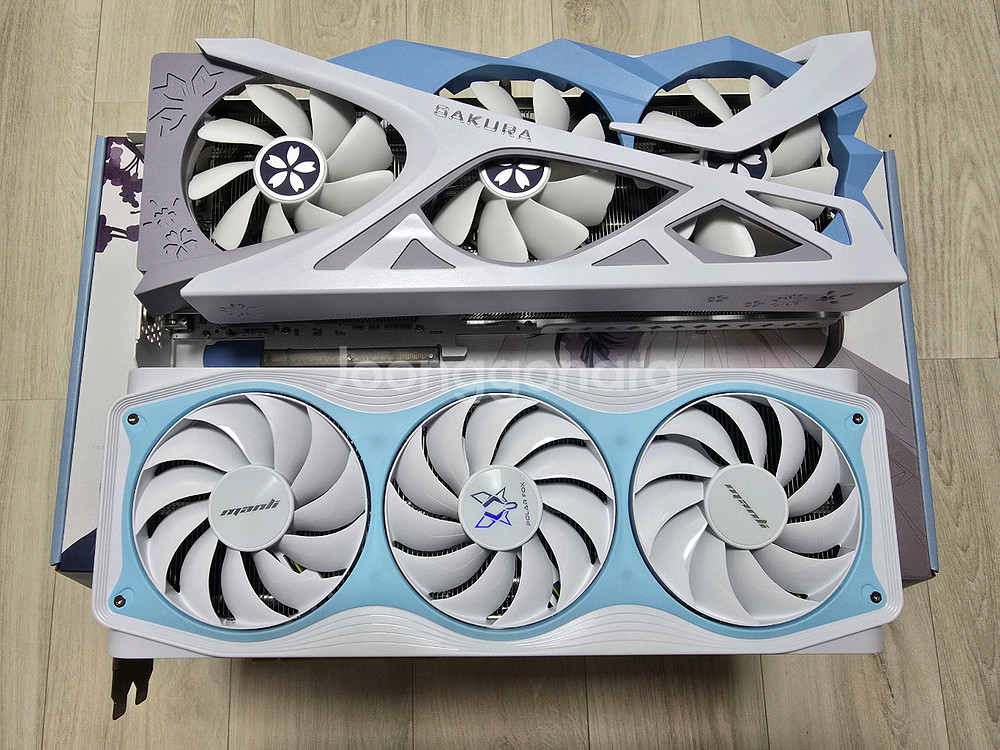 NVIDIA 지포스 RTX 5080 16GB POLAR FOX V2--4