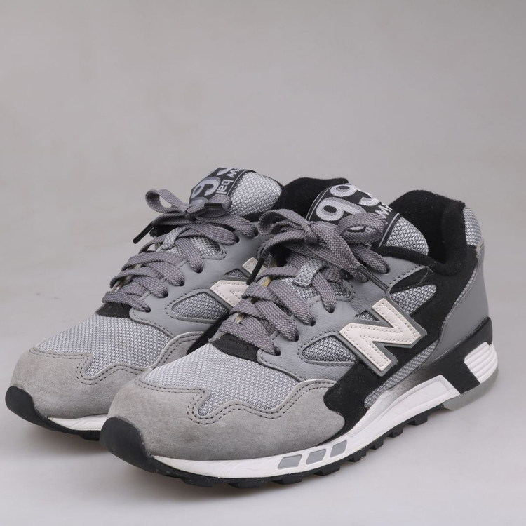 뉴발란스 운동화 판매합니다.(235)6121--6