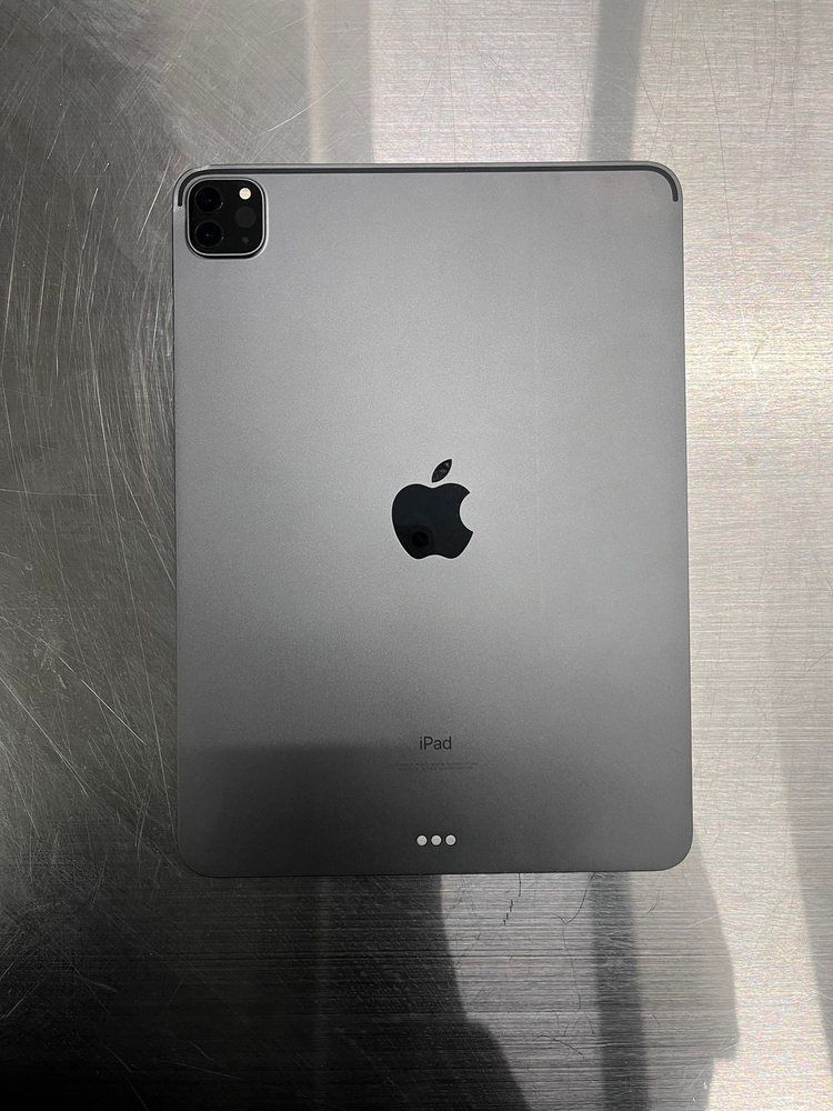 아이패드 프로 2세대 11인치, 매직 키보드 판매합니다.--1