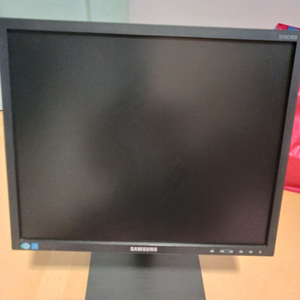 삼성 19인치 피벗 led 모니터 팝니다. 이미지