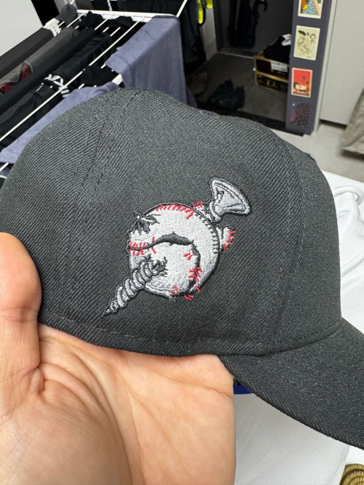 [1회 착용] 슈프림 뉴에라 59fifty S로고 7 3/4 (61.5)--3