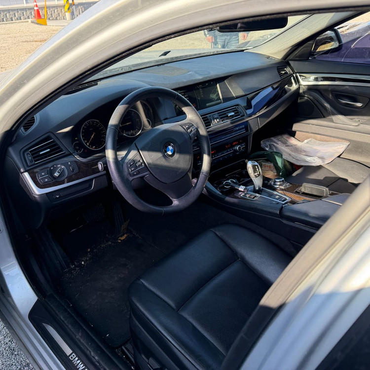 BMW 520 F10 2013년 Y57999 분해 판매합니다--1