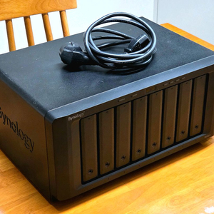 시놀로지 DS1821+(8베이,10G 2포트,16G램)