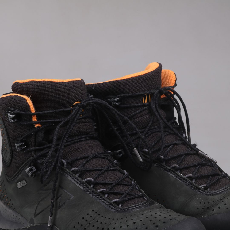 테크니카 포지GTX 등산화 판매합니다.(uk6,250)6121--2