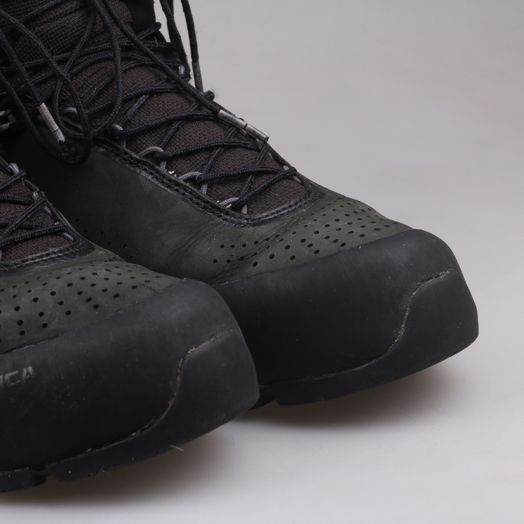 테크니카 포지GTX 등산화 판매합니다.(uk6,250)6121--1