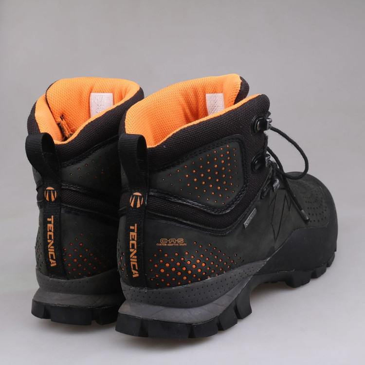 테크니카 포지GTX 등산화 판매합니다.(uk6,250)6121--4