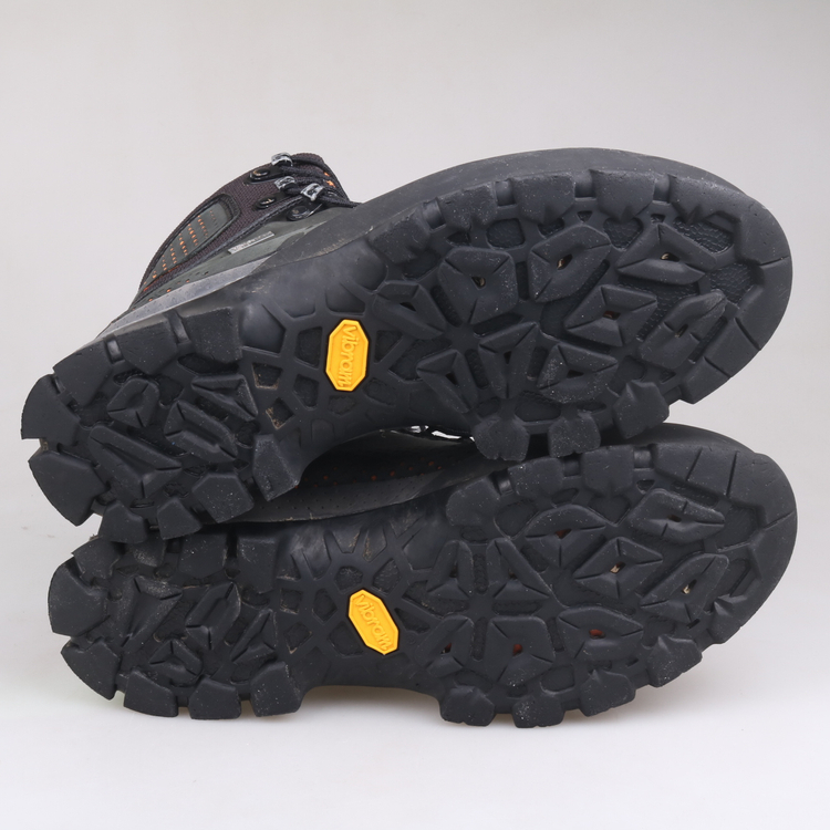 테크니카 포지GTX 등산화 판매합니다.(uk6,250)6121--9