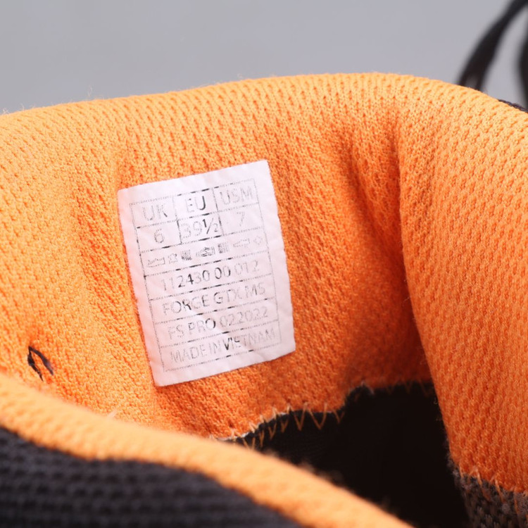 테크니카 포지GTX 등산화 판매합니다.(uk6,250)6121--8