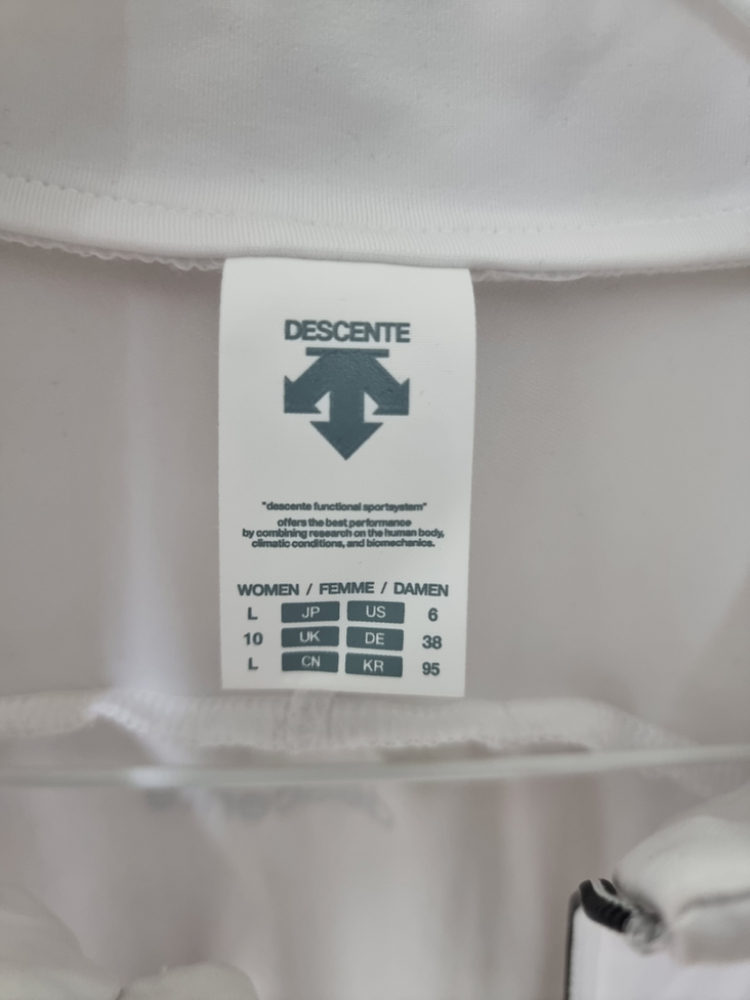 [90~95]데상트 여성 트레이닝 슬림핏 집업--4