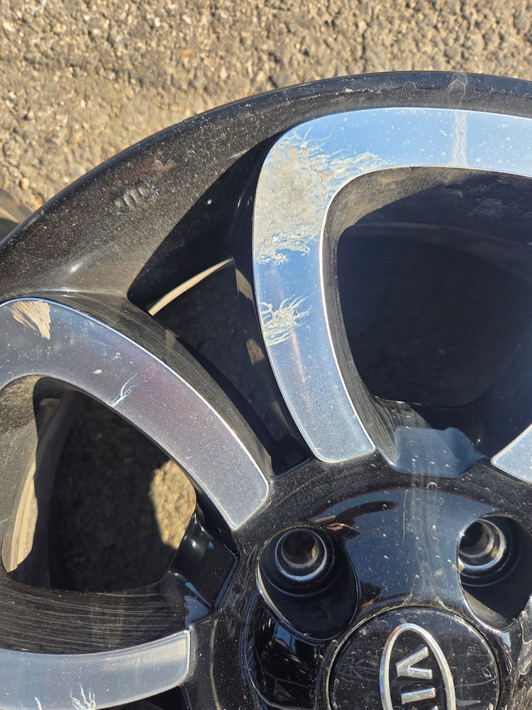 모닝플라워 15인치 휠 판매합니다.--2