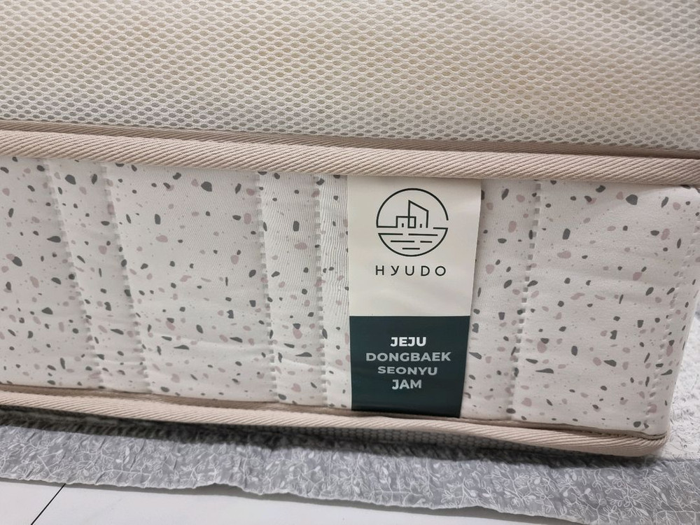 !오늘까지만 판매 새품급 휴도 하이브리드 탑 퀸(Q)매트리스+방수 커버!--1