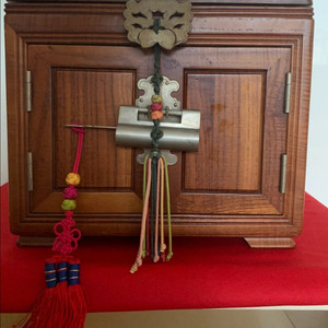 고가구 전통 경대 거울 서랍장 이미지