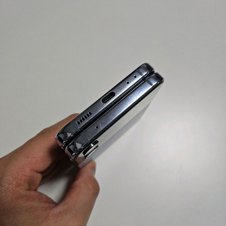 갤럭시 Z플립4 256GB--6