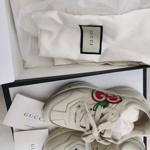 구찌 키즈 애플 라이톤 28 사이즈