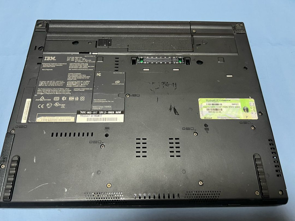 IBM ThinkPad T60 노트북 판매합니다. 이미지
