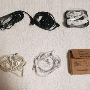 삼성 유선 이어폰, 무선 충전기 팝니다
