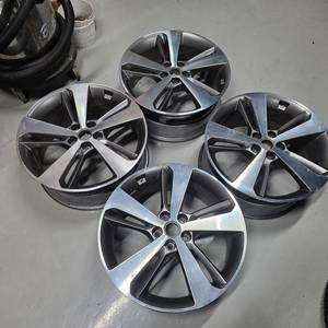 제네시스 gv80 20인치 순정 중고휠 판매합니다.