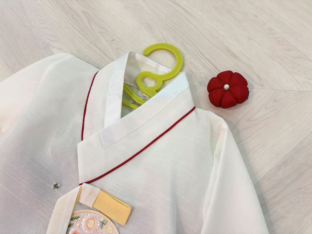 [반값택포] 아가명주 동백당의 어린이 한복 풀 세트 팝니다 (속치마, 노리개, 머리핀 포함)--2