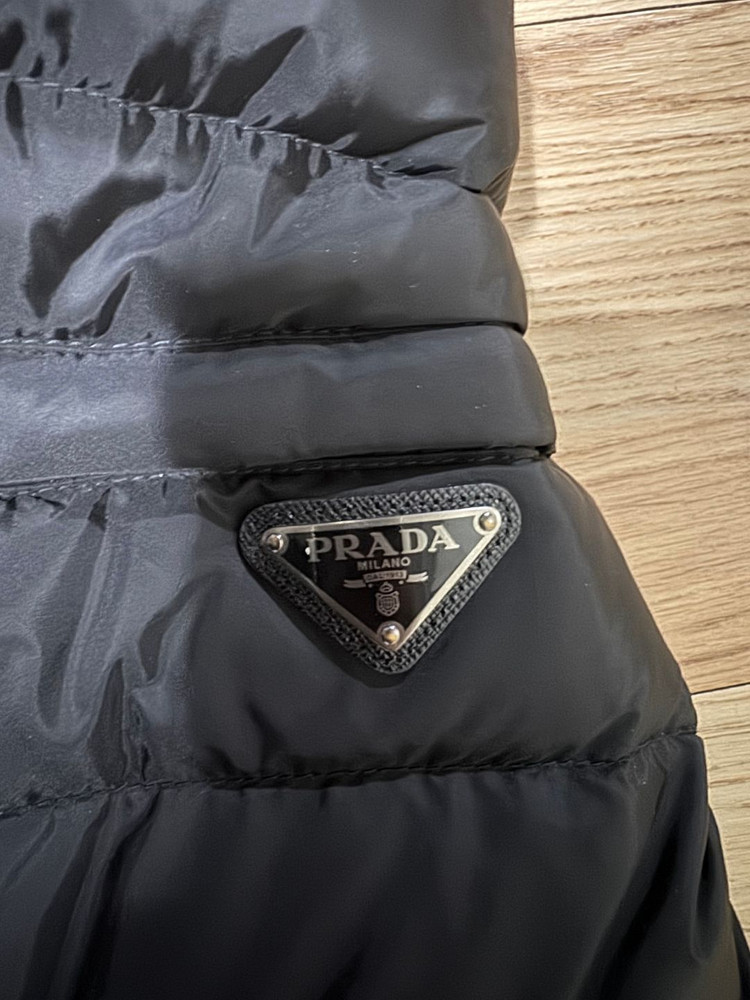 프라다 리나일론 삼각로고 패딩 다운 재킷 54사이즈 SGY091 블랙--1