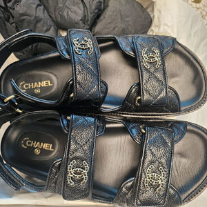 샤넬 밸크로샌들 37.5