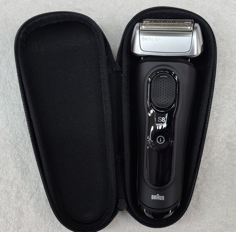 브라운 면도기 시리즈8. 8560 세처기포함 새상품입니다--3