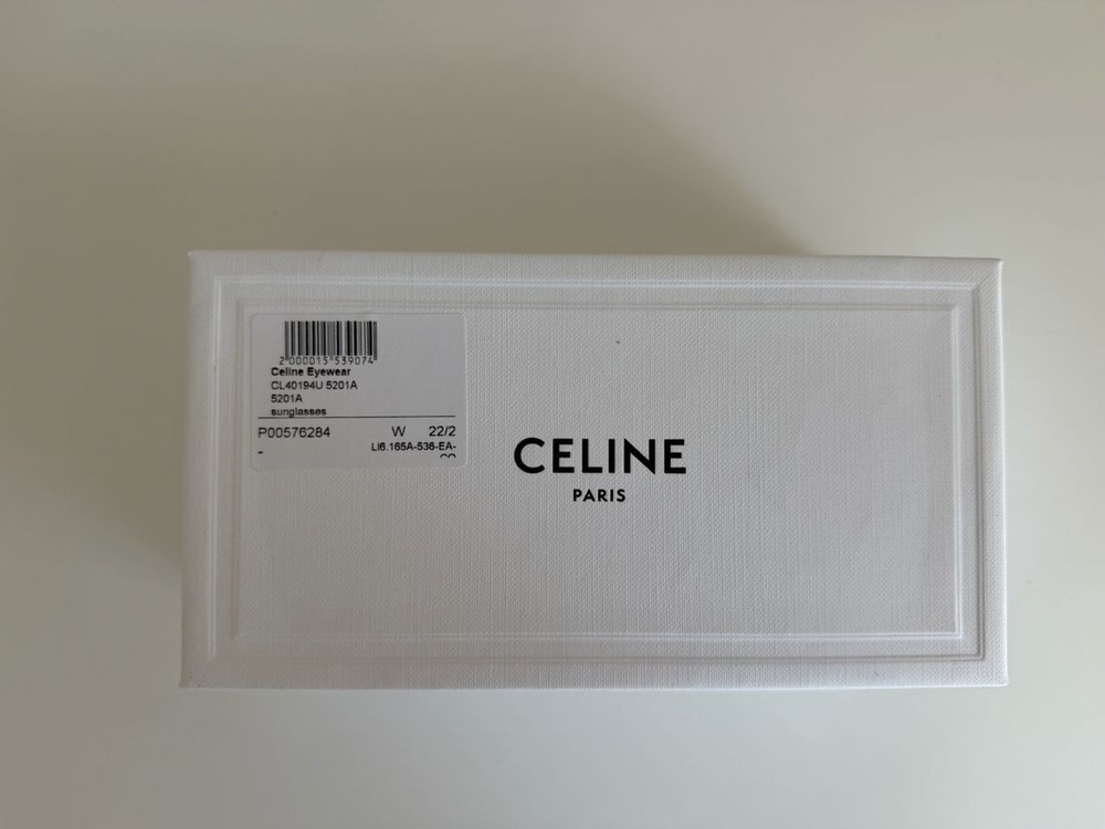 셀린느 트리옹프 오벌 선글라스 이미지