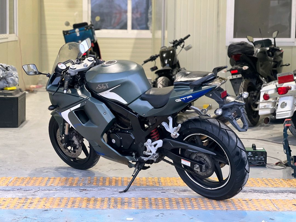 코멧125R/14년식/1만키로/125만원/상태굿 이미지