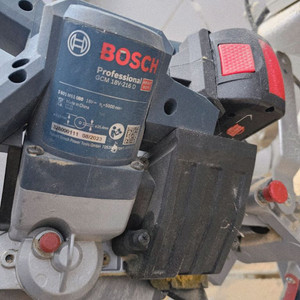 보쉬 충전18V 전문가용 슬라이딩 각도절단기 이미지