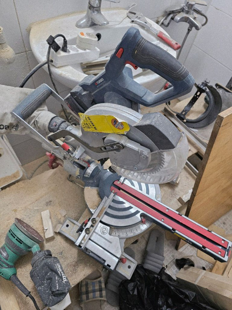 보쉬 충전18V 전문가용 슬라이딩 각도절단기 이미지