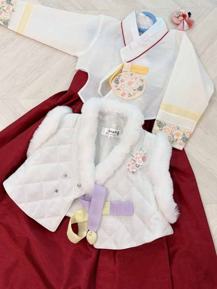 [반값택포] 아가명주 동백당의 어린이 한복세트팝니다 (한복털조끼, 머리핀 포함)--1