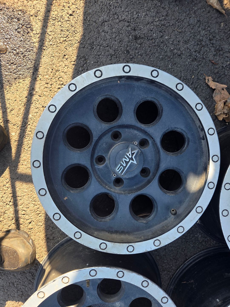 쌍용PCD 바자 16인치 휠 판매합니다.--1