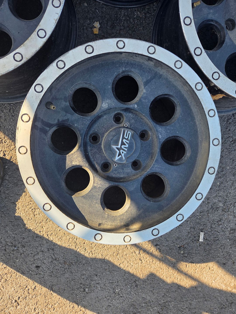 쌍용PCD 바자 16인치 휠 판매합니다.--4