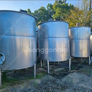 스텐탱크 저장탱크 발효탱크 이중탱크 교반탱크 배합탱크 5톤 5루베 5톤 중고저장탱크 음식물탱크 식용탱크 물탱크 이미지