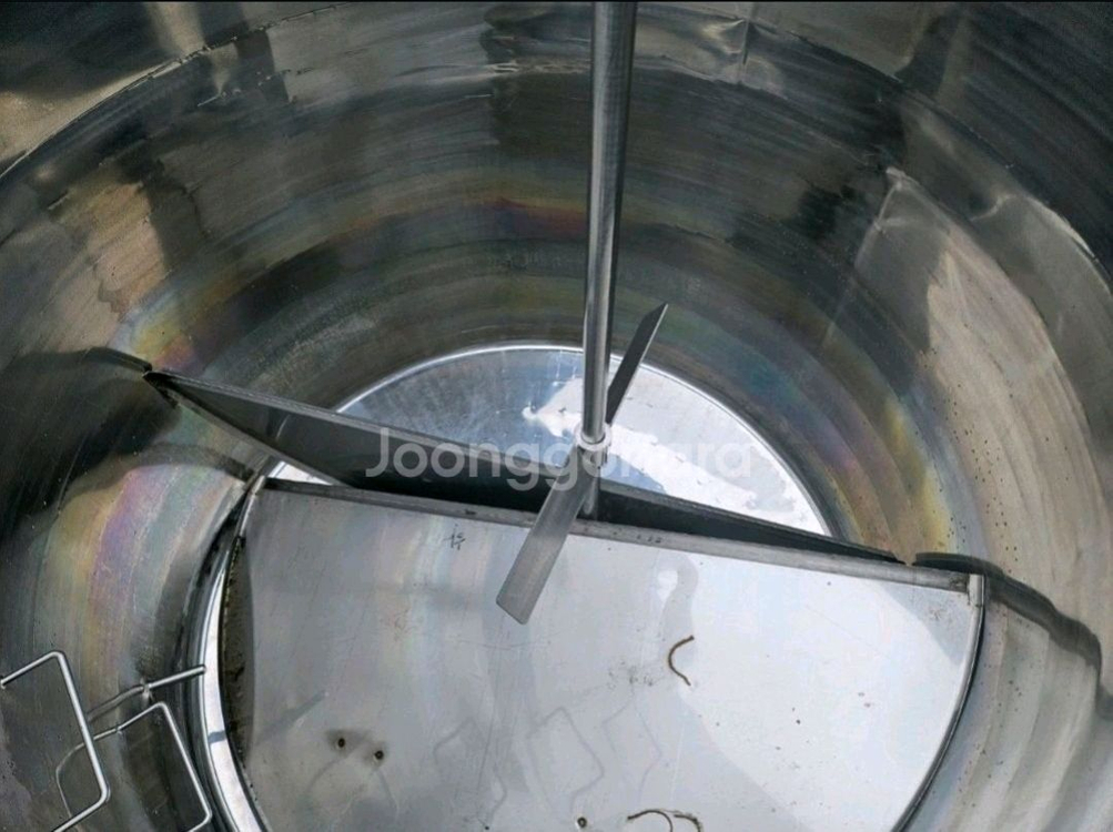 스텐탱크 저장탱크 발효탱크 이중탱크 교반탱크 배합탱크 5톤 5루베 5톤 중고저장탱크 음식물탱크 식용탱크 물탱크 이미지