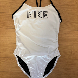 나이키 로고 컷아웃 화이트 28