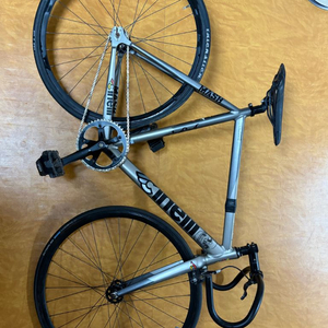 치넬리 픽시 저렴하게 판매합니다. 이미지