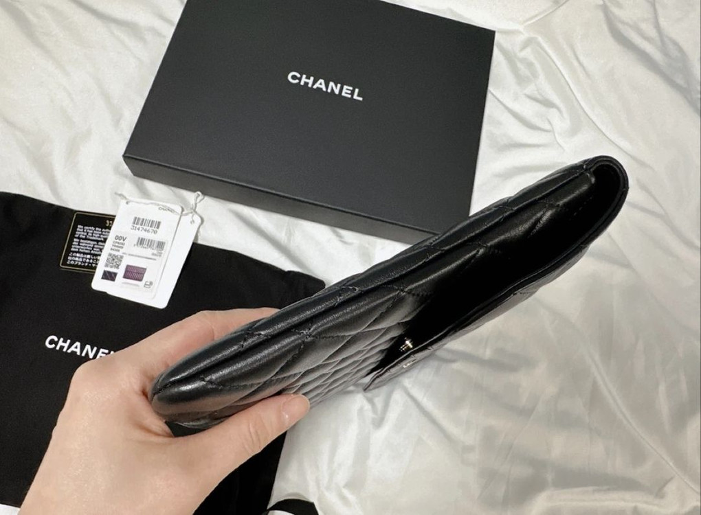 [거의 새상품] 샤넬 클래식 플랩 클러치 31번대(풀구성)--2