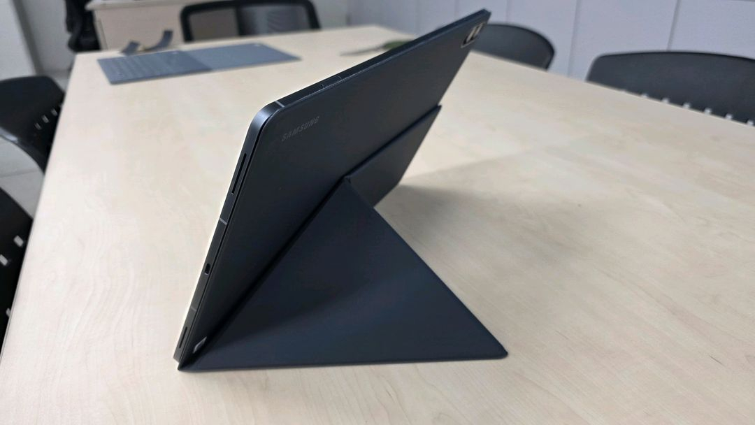 갤럭시탭s11울트라 북커버 팝니다--0