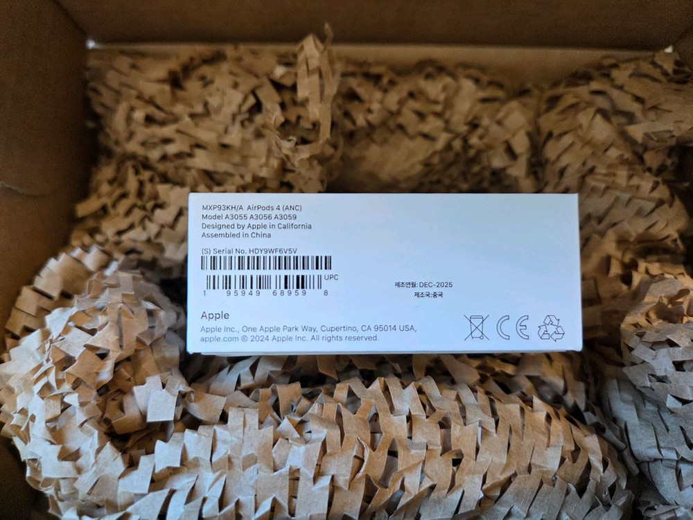 애플 에어팟 4세대 ANC 미개봉 새상품--1