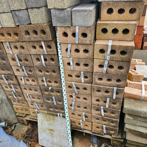 경기화성향남)구멍뚫린 적벽돌과 점토블럭