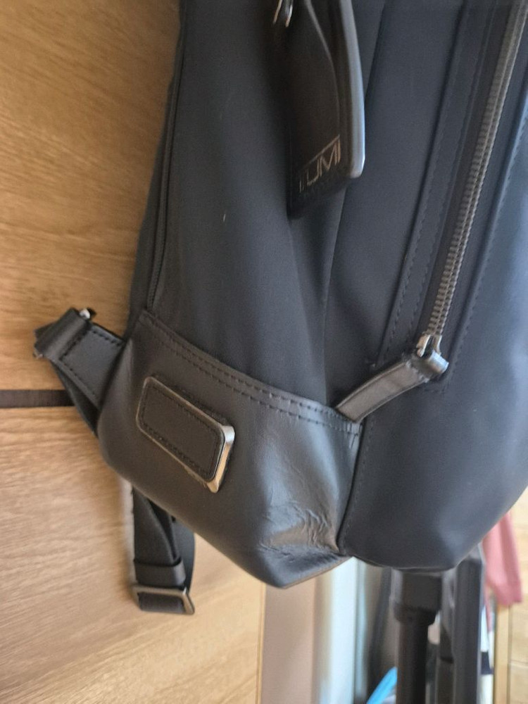 투미 해리슨 오크 롤탑--3