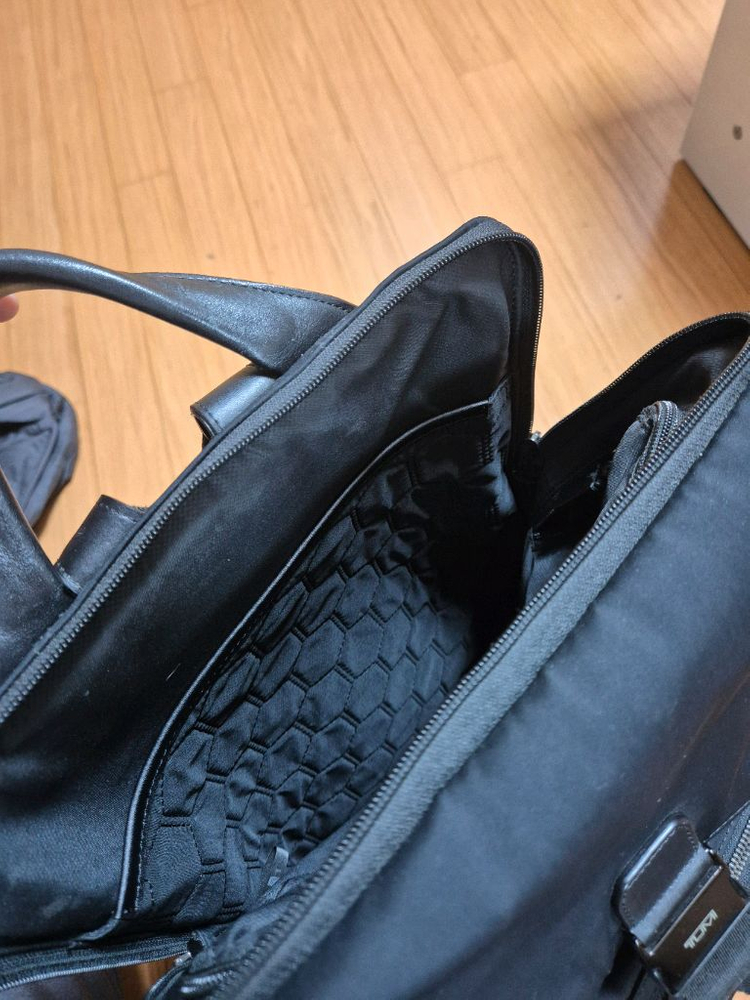 투미 해리슨 오크 롤탑--6