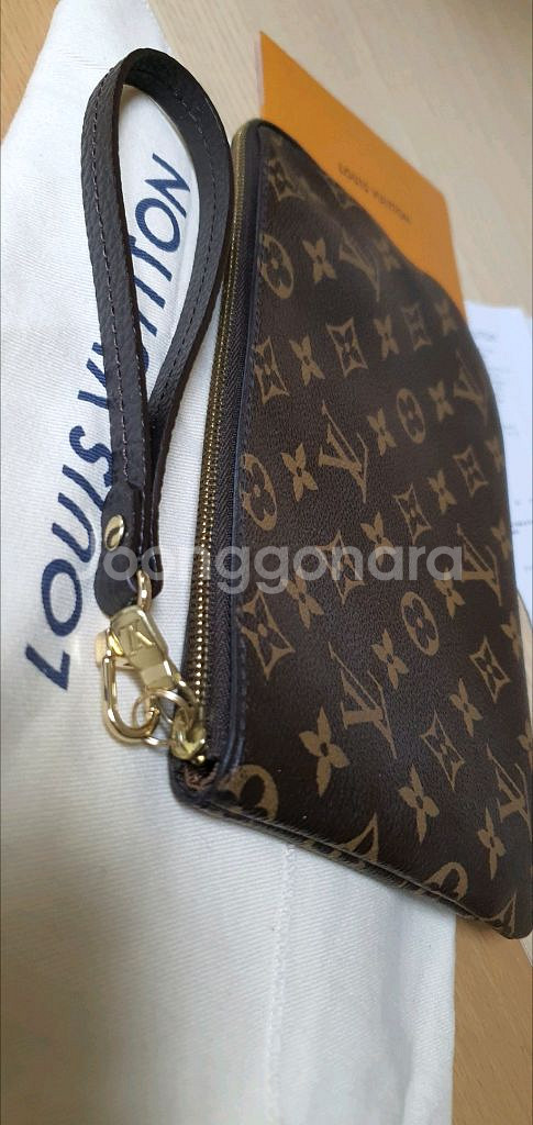 루이비통 에튀보야주pm 클러치백 정품A급(보증서O)구찌프라다디올고야드샤넬셀린느보테가생로랑버버리발렌시아가가방--4