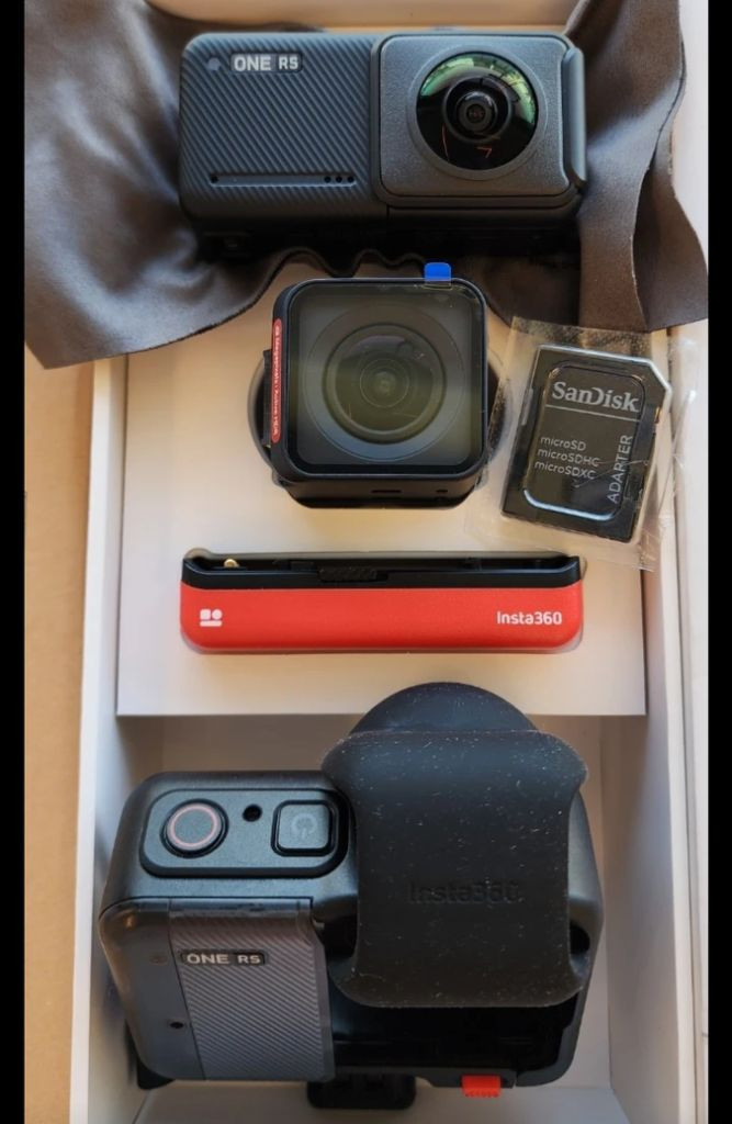 인스타 360 ONE RS 트윈에디션 풀박스 이미지