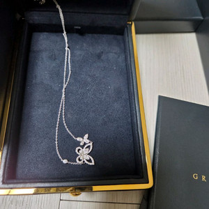 그라프 더블 버터플라이 목걸이 25년식 팝니다 이미지