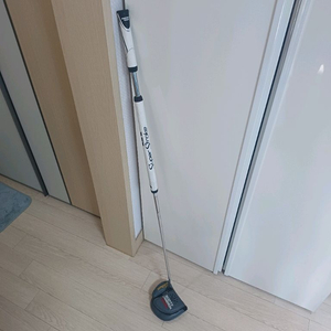 스카티카메룬 콤비 브룸스틱 퍼터 판매합니다